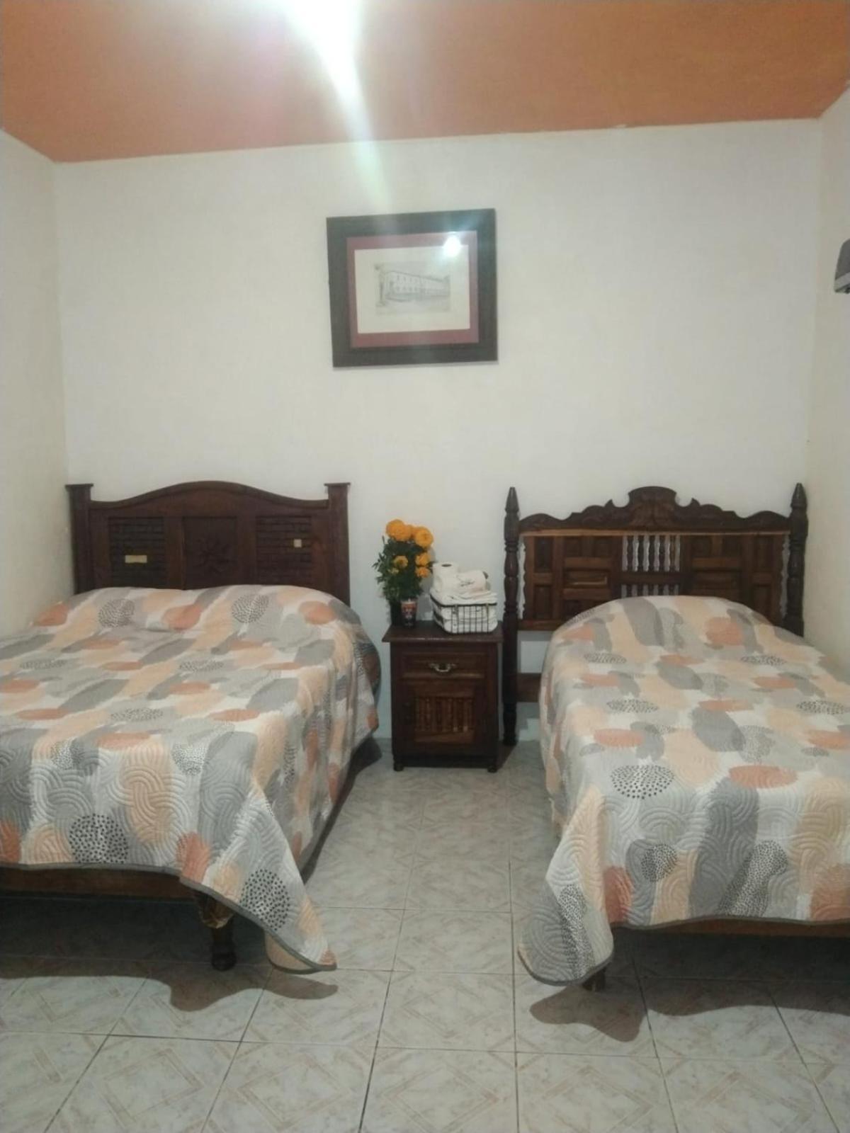 Casa Petirrojo - Habitaciones En Pátzcuaro المظهر الخارجي الصورة